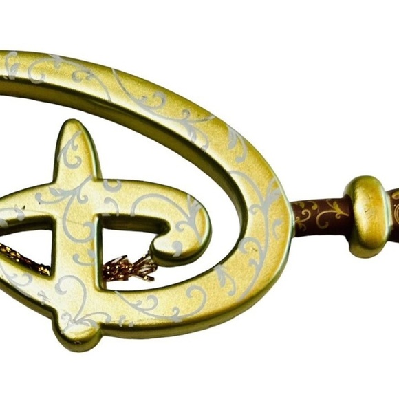 Disney Store Ultimate Princess Celebration 2021 Collectible Key Limited Edition - Picture 4 of 6